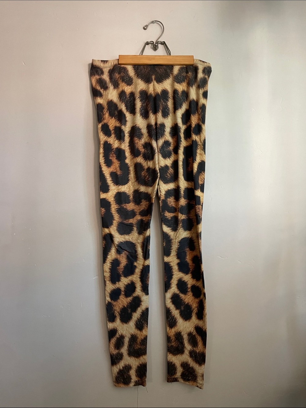 •| giraffe print pants